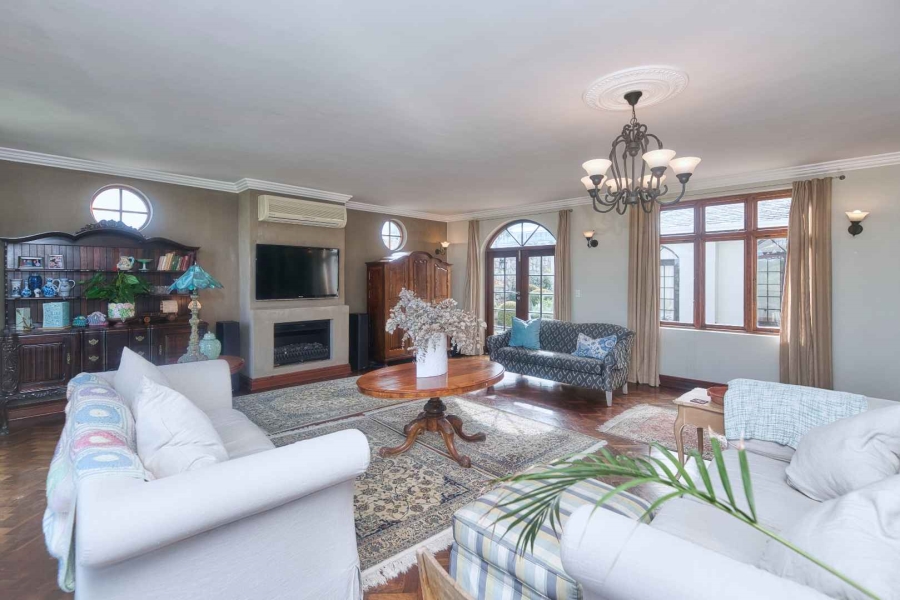 7 Bedroom Property for Sale in Voelklip Western Cape